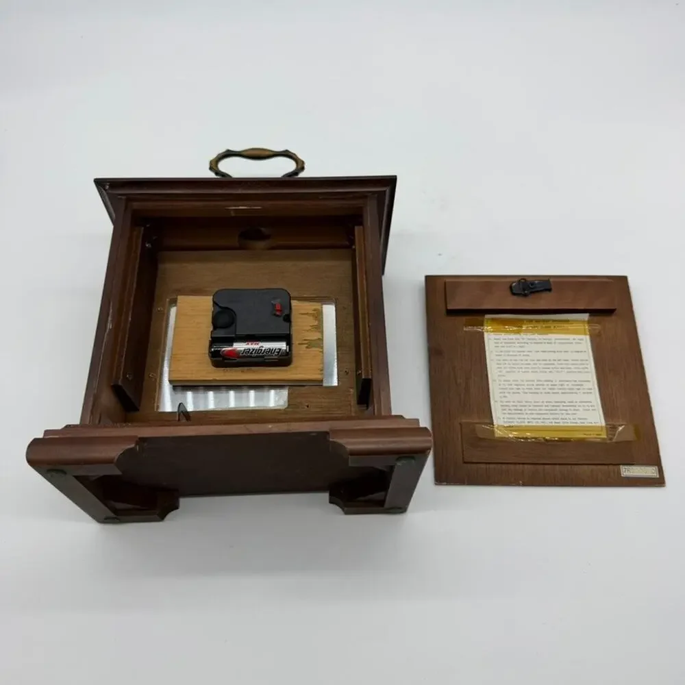 Vintage Linden Electronic Chime Mantel Clock Model 7011 Quartz Wood Japan Tested